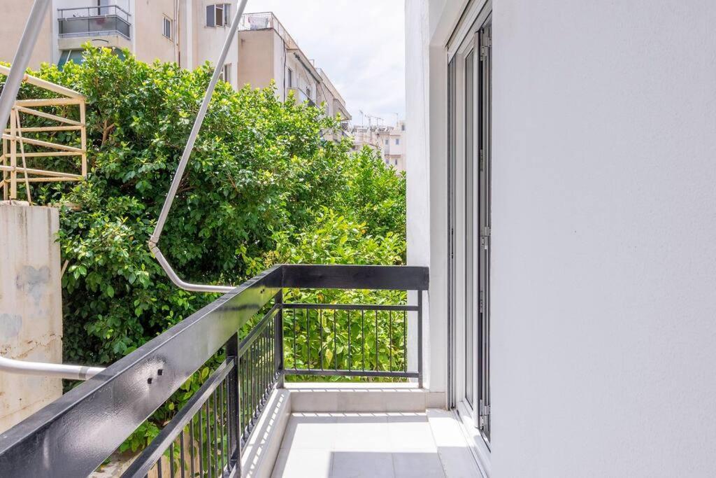 Alimos Sun-Filled Apartment Athen Eksteriør billede